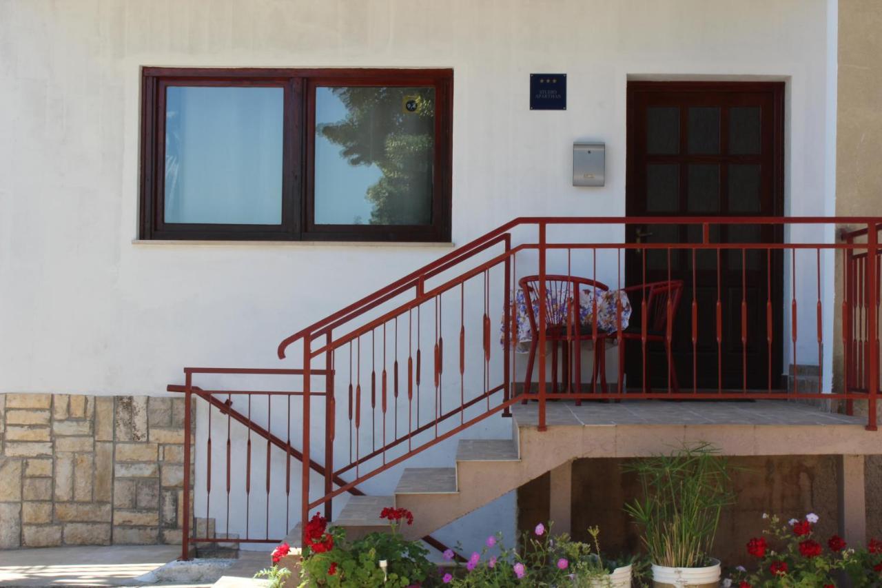 רייקה Apartment Mis Floura מראה חיצוני תמונה