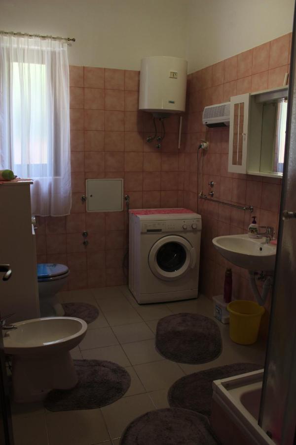 רייקה Apartment Mis Floura מראה חיצוני תמונה