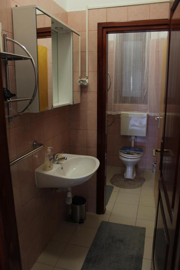 רייקה Apartment Mis Floura מראה חיצוני תמונה