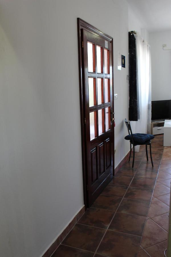 רייקה Apartment Mis Floura מראה חיצוני תמונה