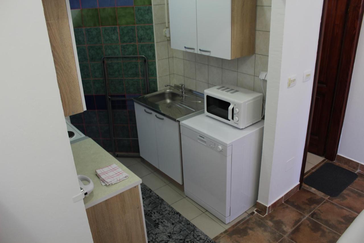 רייקה Apartment Mis Floura מראה חיצוני תמונה