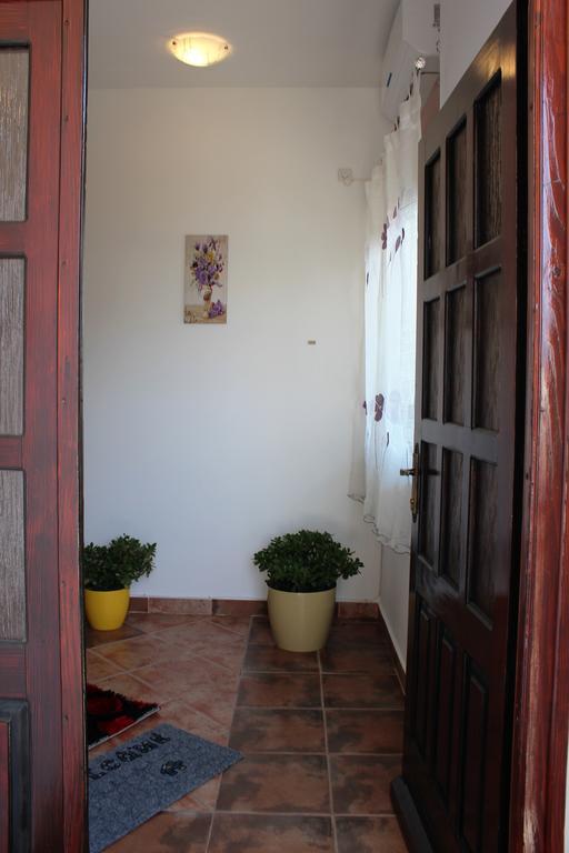 רייקה Apartment Mis Floura מראה חיצוני תמונה