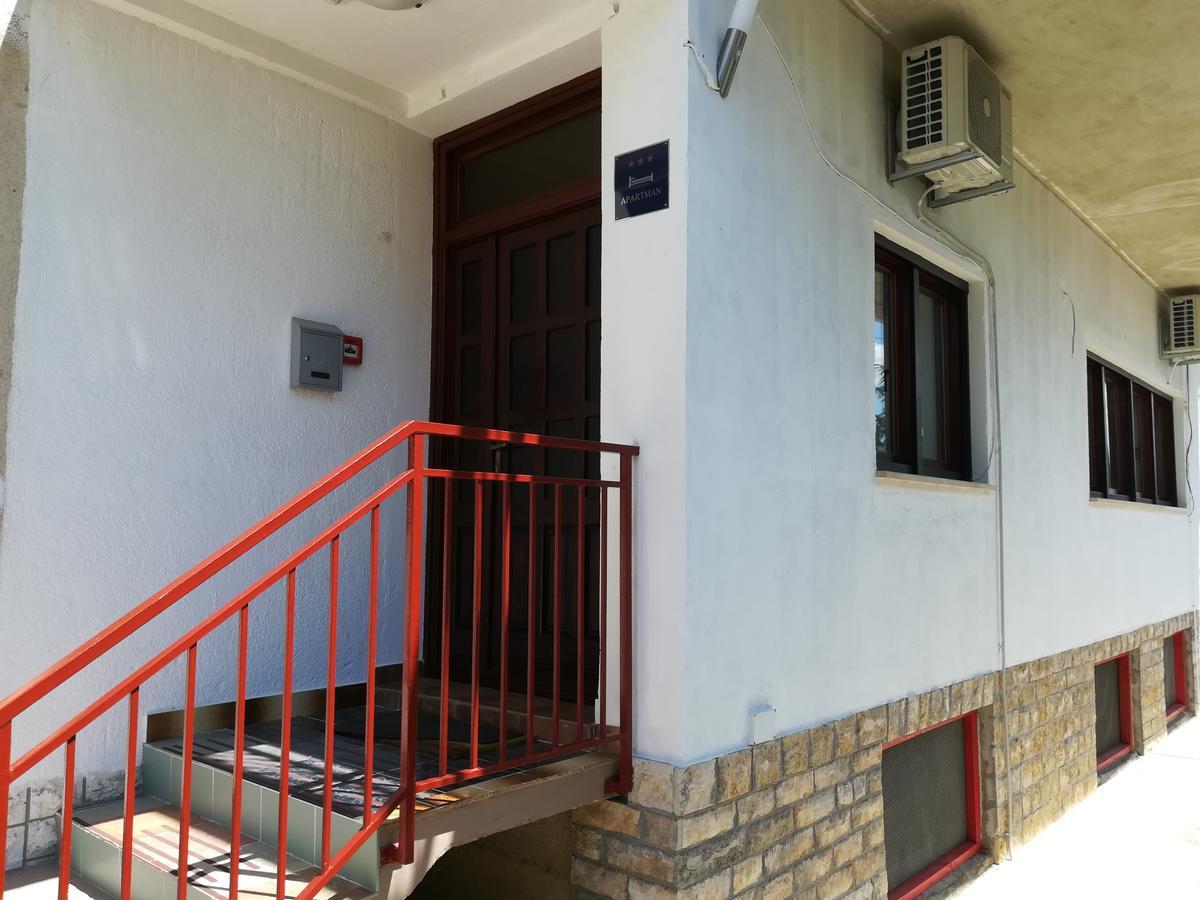רייקה Apartment Mis Floura מראה חיצוני תמונה