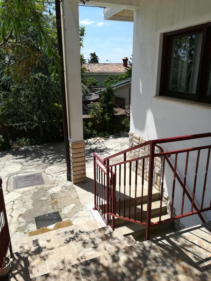 רייקה Apartment Mis Floura מראה חיצוני תמונה