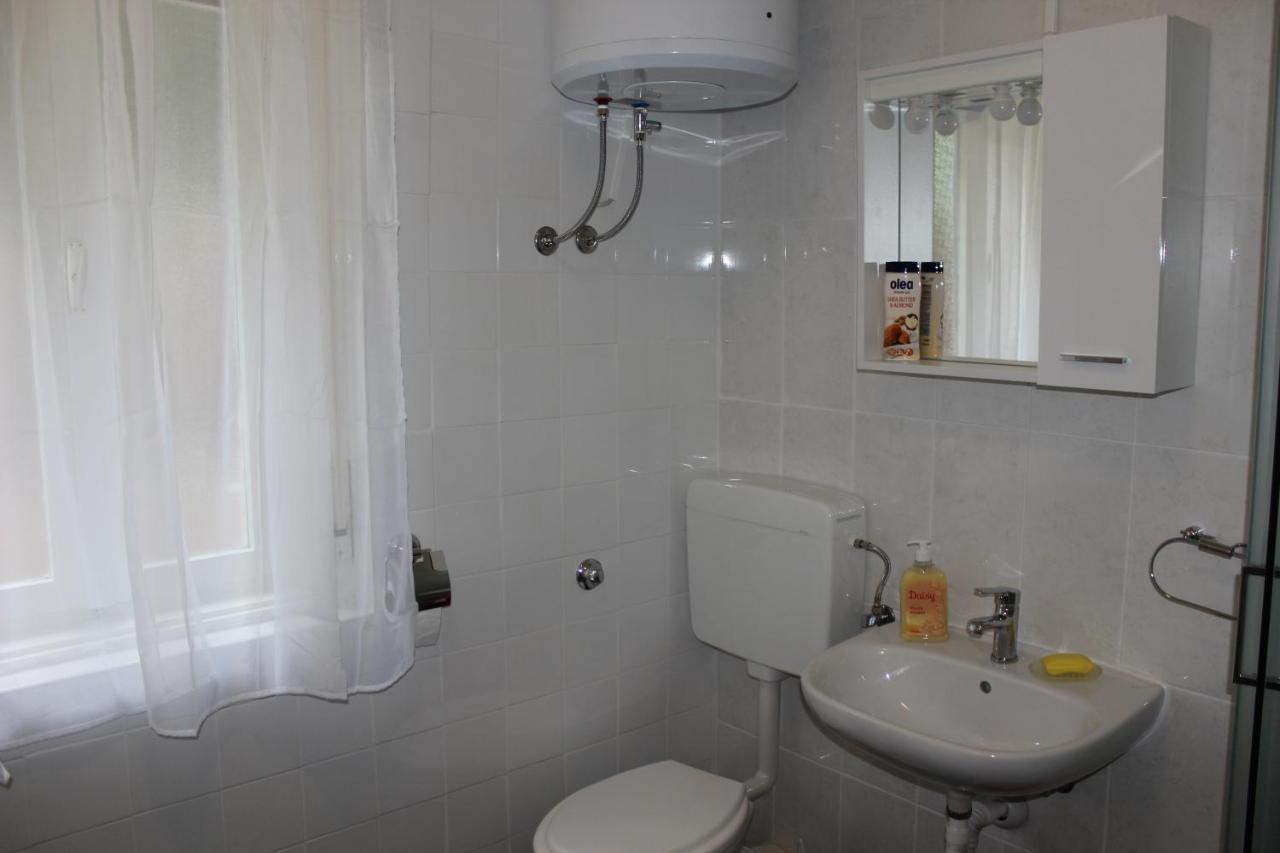 רייקה Apartment Mis Floura מראה חיצוני תמונה